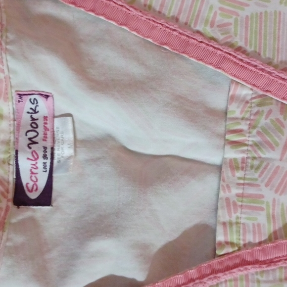 SCRUB TOPS - Picture 2 of 3